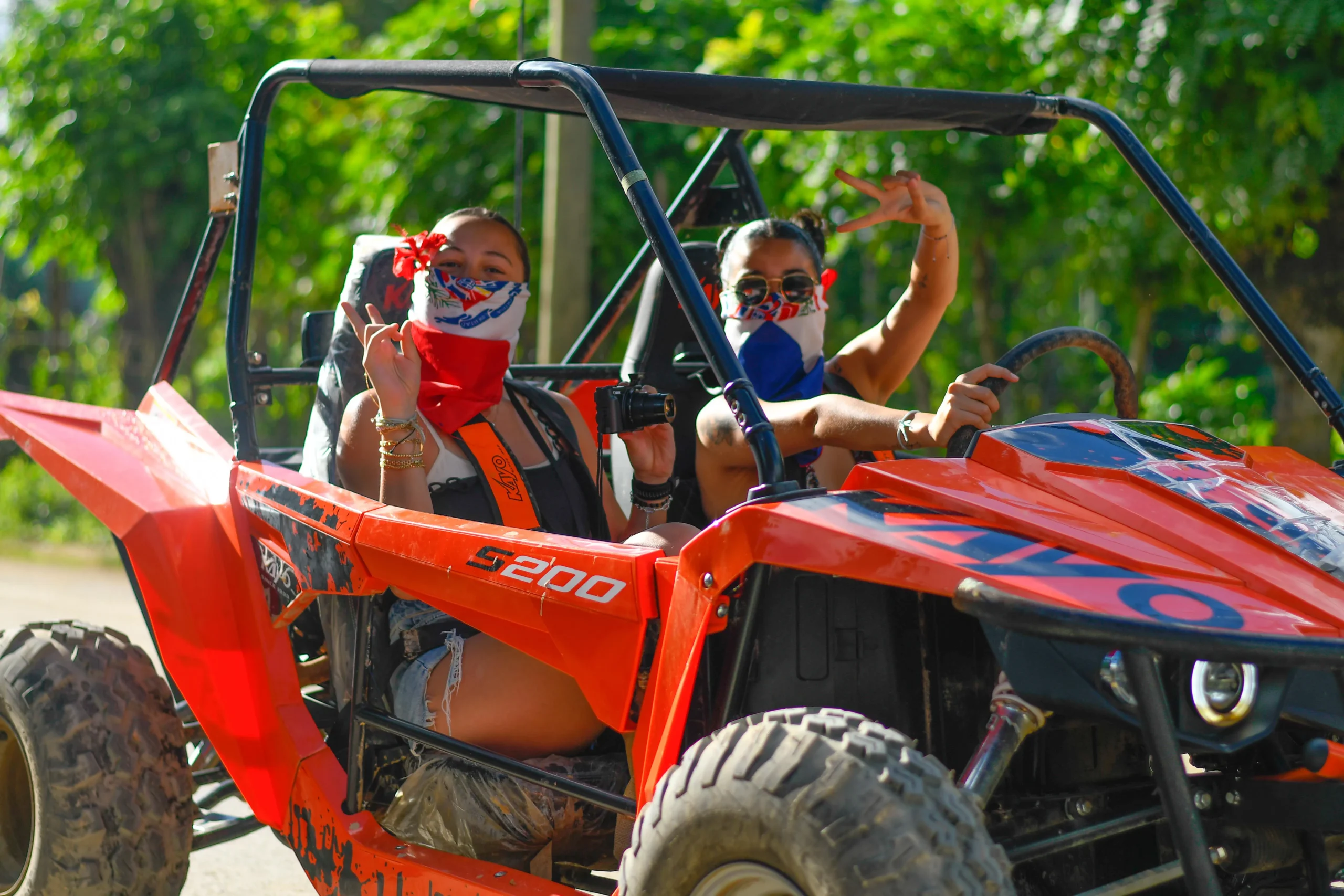 Buggy Aventura, Chicas en Buggy Punta Cana